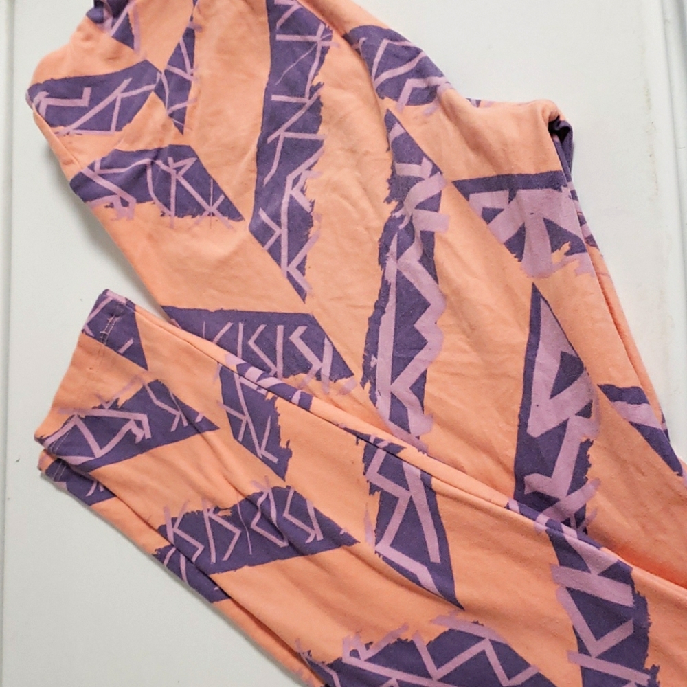 Lula roe one size leggings pink and purple